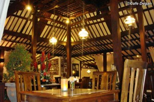 cafe-degan-seminyak-bali